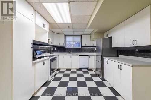 2093 The Chase, Mississauga, ON - Indoor Photo Showing Kitchen