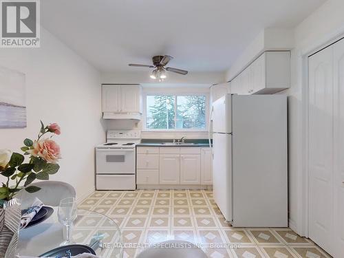 23 - 23 Tara Park Crescent, Brampton, ON - Indoor Photo Showing Kitchen