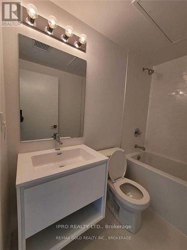 1609 - 159 Wellesley Street E, Toronto, ON - Indoor Photo Showing Bathroom