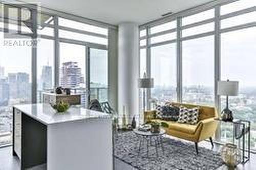 Lph4 - 75 St Nicholas Street, Toronto, ON - Indoor Photo Showing Living Room