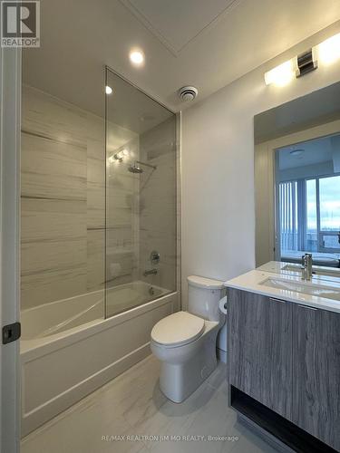 Ph201 - 138 Downes Street, Toronto, ON - Indoor Photo Showing Bathroom