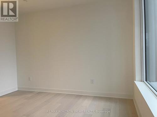 1410 - 11 Yorkville Avenue, Toronto, ON - Indoor Photo Showing Other Room