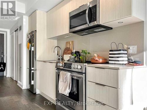 1408 - 25 Richmond Street E, Toronto, ON - Indoor Photo Showing Kitchen