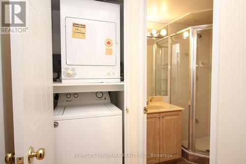 711 - 238 Doris Avenue, Toronto, ON - Indoor Photo Showing Laundry Room