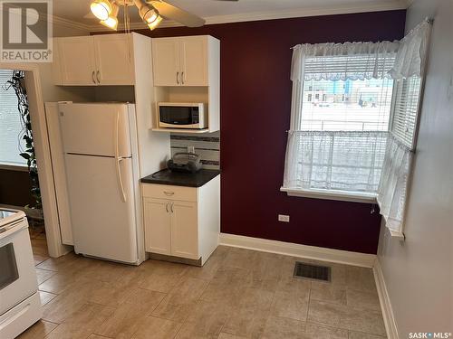 1303 Montague Street, Regina, SK - Indoor Photo Showing Kitchen