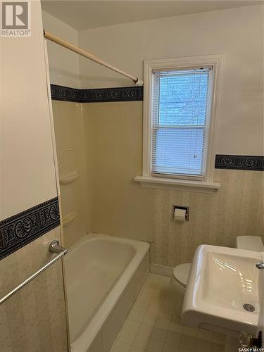 1303 Montague Street, Regina, SK - Indoor Photo Showing Bathroom