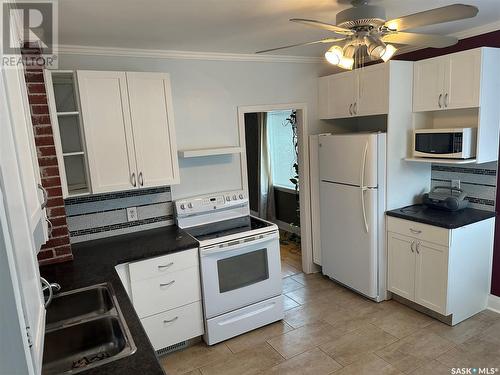 1303 Montague Street, Regina, SK - Indoor Photo Showing Kitchen