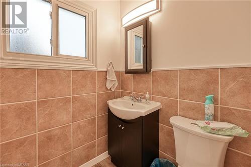 240 - 238-240 Finkle Street, Woodstock, ON - Indoor Photo Showing Bathroom