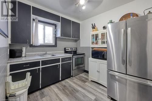 238 - 238-240 Finkle Street, Woodstock, ON - Indoor Photo Showing Kitchen