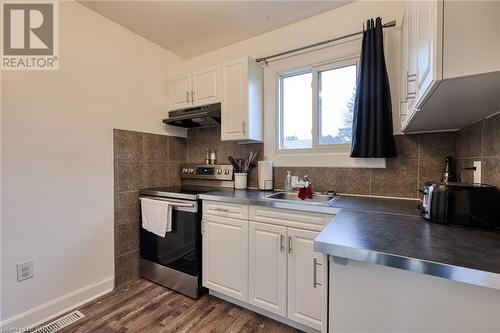 240 - 238-240 Finkle Street, Woodstock, ON - Indoor Photo Showing Kitchen