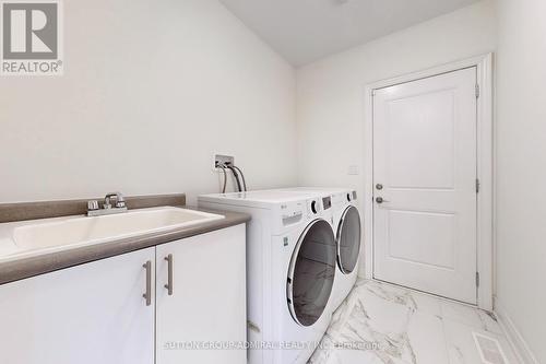 10 Meadow Vista Crescent, East Gwillimbury, ON - Indoor Photo Showing Laundry Room