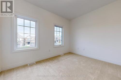 10 Meadow Vista Crescent, East Gwillimbury, ON - Indoor Photo Showing Other Room