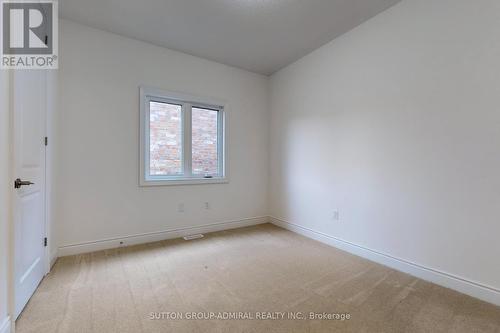 10 Meadow Vista Crescent, East Gwillimbury, ON - Indoor Photo Showing Other Room