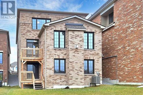 10 Meadow Vista Crescent, East Gwillimbury, ON - Outdoor