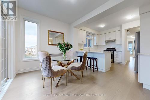 10 Meadow Vista Crescent, East Gwillimbury, ON - Indoor Photo Showing Dining Room