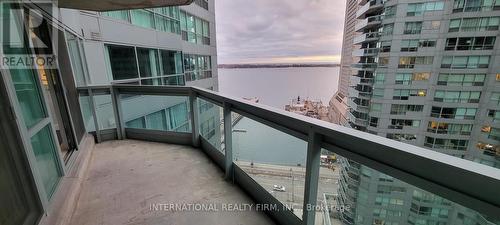 1813 - 10 Yonge Street, Toronto, ON - Outdoor