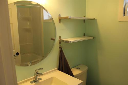 7068 138Nw Road Nw, Fisher Branch, MB - Indoor Photo Showing Bathroom