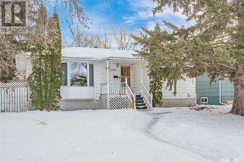 2205 Broadway Avenue, Saskatoon, SK - Outdoor