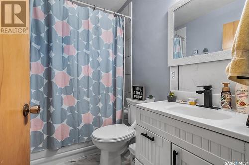 2205 Broadway Avenue, Saskatoon, SK - Indoor Photo Showing Bathroom