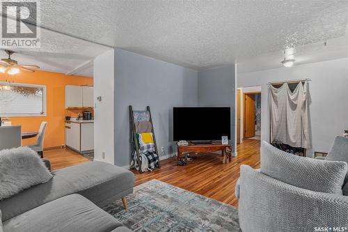 2205 Broadway Avenue, Saskatoon, SK - Indoor Photo Showing Living Room