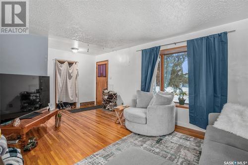 2205 Broadway Avenue, Saskatoon, SK - Indoor Photo Showing Living Room