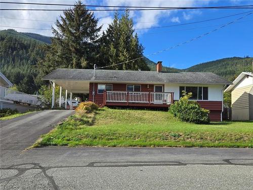 270 Kelsey Way East, Sayward, BC 