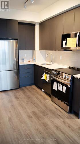 225 Malta Ave Avenue, Brampton, ON - Indoor Photo Showing Kitchen