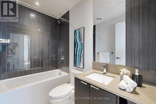 4210 - 3883 Quartz Road N, Mississauga, ON - Indoor Photo Showing Bathroom