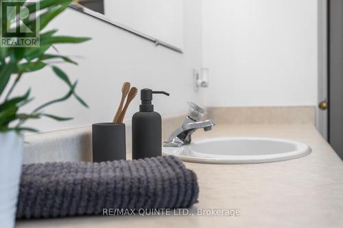 102 Cedar Street, Brighton, ON - Indoor Photo Showing Bathroom