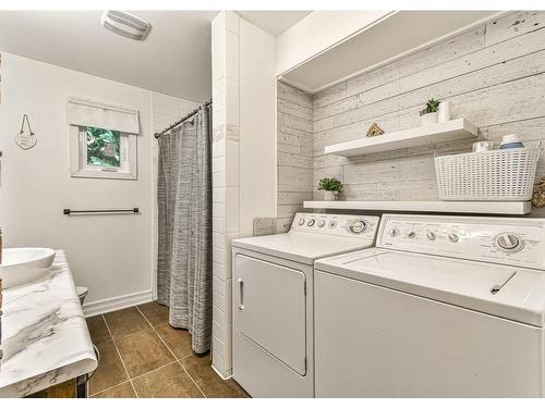 Salle de bains - 229Z  - 229Bz Av. Bélisle, Sainte-Agathe-Des-Monts, QC - Indoor Photo Showing Laundry Room