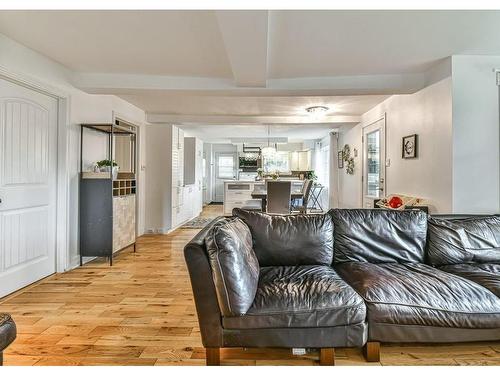 Vue d'ensemble - 229Z  - 229Bz Av. Bélisle, Sainte-Agathe-Des-Monts, QC - Indoor Photo Showing Living Room