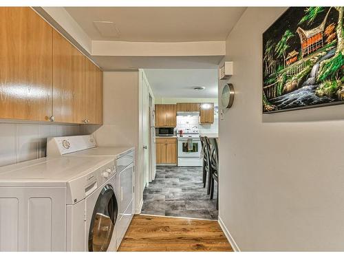 Vue d'ensemble - 229Z  - 229Bz Av. Bélisle, Sainte-Agathe-Des-Monts, QC - Indoor Photo Showing Laundry Room