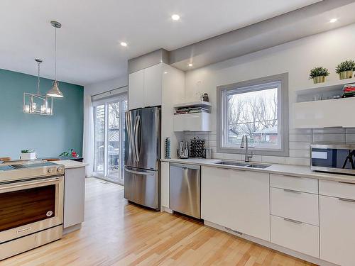 Cuisine - 195 Rue D'Anjou, Saint-Bruno-De-Montarville, QC - Indoor Photo Showing Kitchen With Double Sink