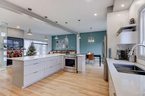 Cuisine - 195 Rue D'Anjou, Saint-Bruno-De-Montarville, QC - Indoor Photo Showing Kitchen With Double Sink