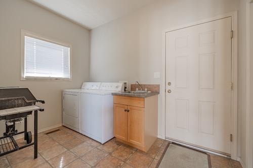 5214 Riverside Drive, Fairmont Hot Springs, BC - Indoor Photo Showing Laundry Room