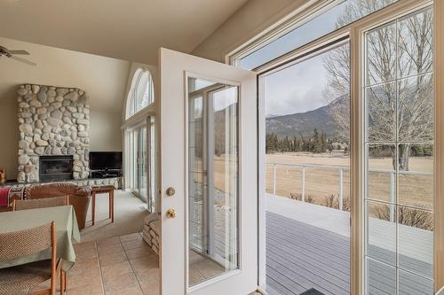 5214 Riverside Drive, Fairmont Hot Springs, BC - Indoor With Fireplace