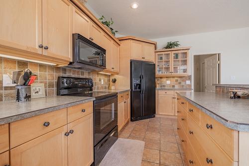 5214 Riverside Drive, Fairmont Hot Springs, BC - Indoor Photo Showing Kitchen