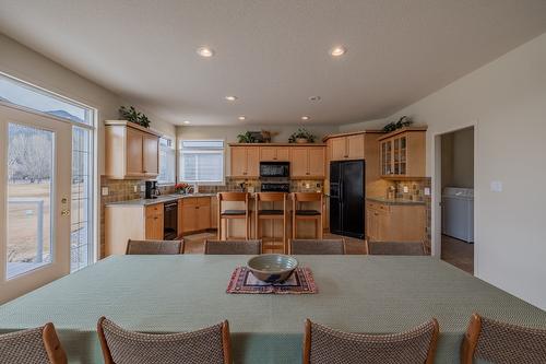 5214 Riverside Drive, Fairmont Hot Springs, BC - Indoor Photo Showing Dining Room