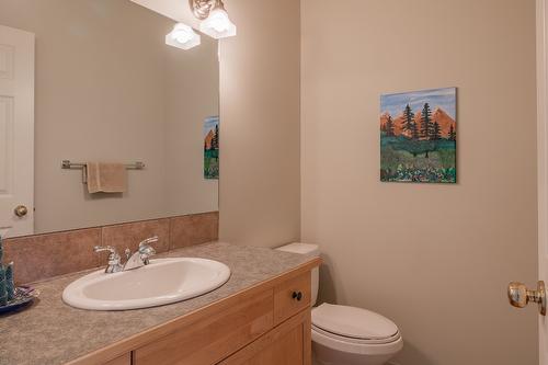 5214 Riverside Drive, Fairmont Hot Springs, BC - Indoor Photo Showing Bathroom