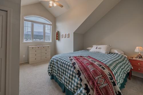 5214 Riverside Drive, Fairmont Hot Springs, BC - Indoor Photo Showing Bedroom