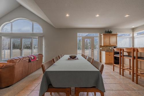 5214 Riverside Drive, Fairmont Hot Springs, BC - Indoor Photo Showing Dining Room