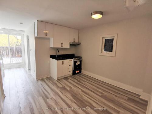 4-1037 Bathurst St, Toronto, ON 