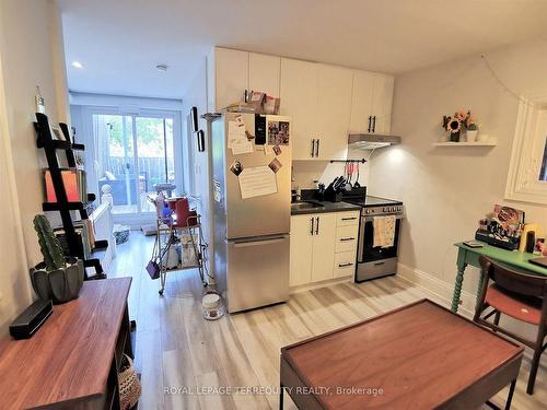 4-1037 Bathurst St, Toronto, ON 