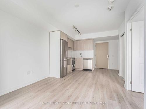 1210-395 Bloor St E, Toronto, ON - Indoor Photo Showing Kitchen