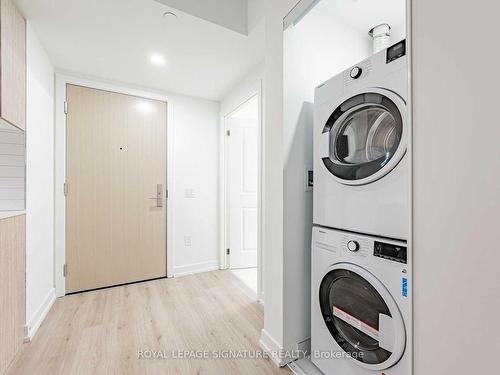 1210-395 Bloor St E, Toronto, ON - Indoor Photo Showing Laundry Room