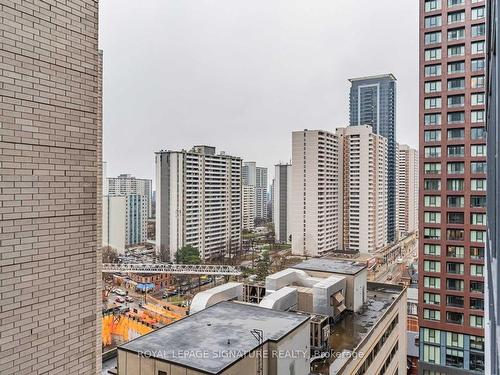 1210-395 Bloor St E, Toronto, ON - Outdoor With Facade