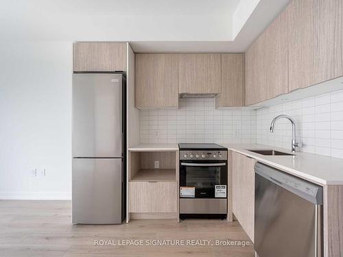 1210-395 Bloor St E, Toronto, ON - Indoor Photo Showing Kitchen With Stainless Steel Kitchen With Upgraded Kitchen