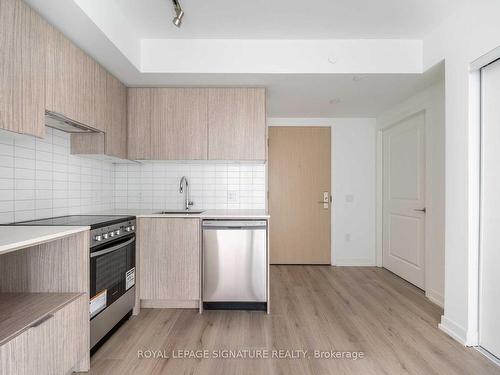 1210-395 Bloor St E, Toronto, ON - Indoor Photo Showing Kitchen With Stainless Steel Kitchen With Upgraded Kitchen