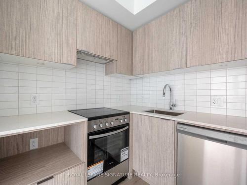 1210-395 Bloor St E, Toronto, ON - Indoor Photo Showing Kitchen With Stainless Steel Kitchen With Upgraded Kitchen