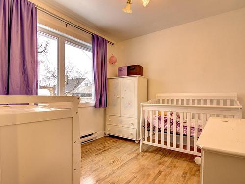 Chambre Ã  coucher principale - 70 Av. Charles, Pointe-Claire, QC - Indoor Photo Showing Bedroom